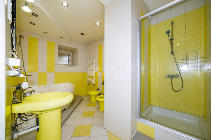 3-комн квартира Чкалова, 45
