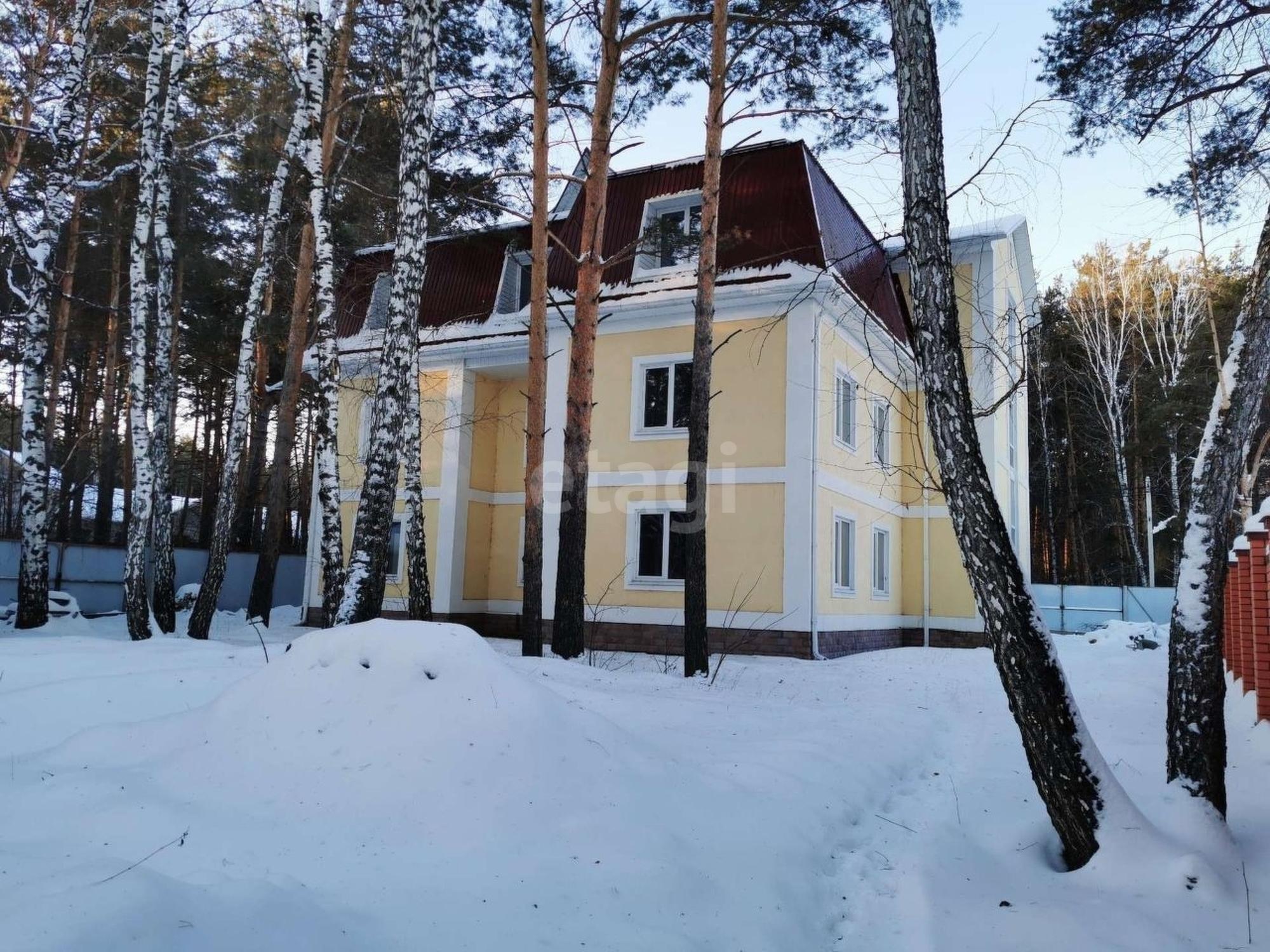 Купить дачу, дом, коттедж за 22 000 000 рублей на Макарова,