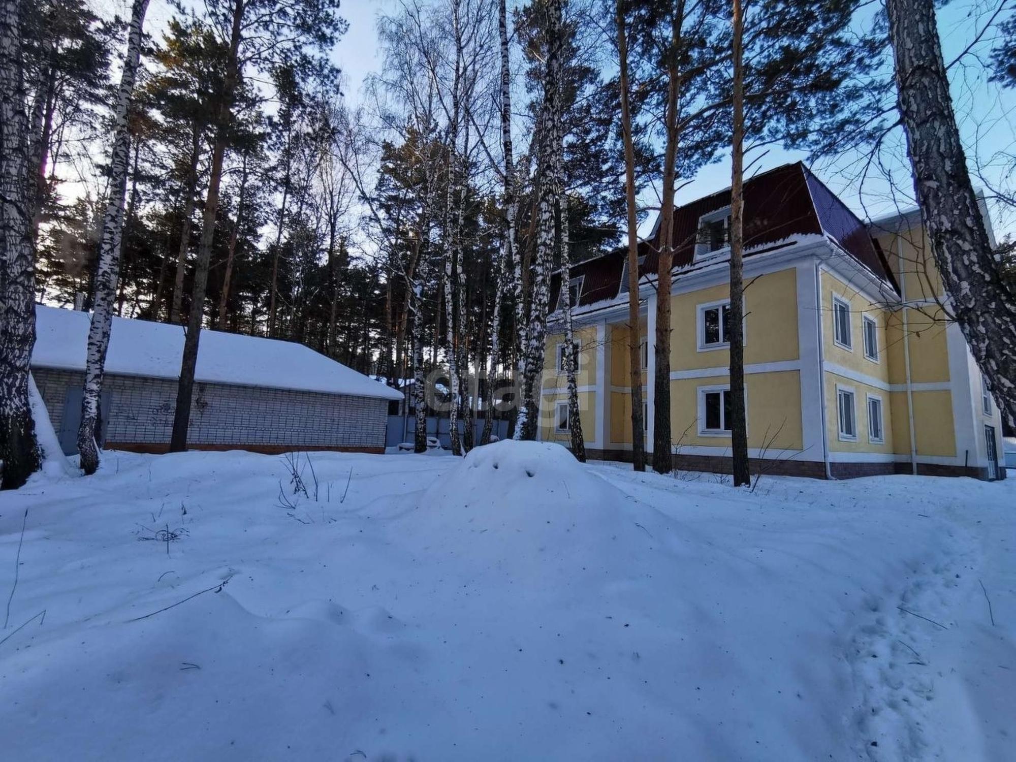 Купить дачу, дом, коттедж за 22 000 000 рублей на Макарова,