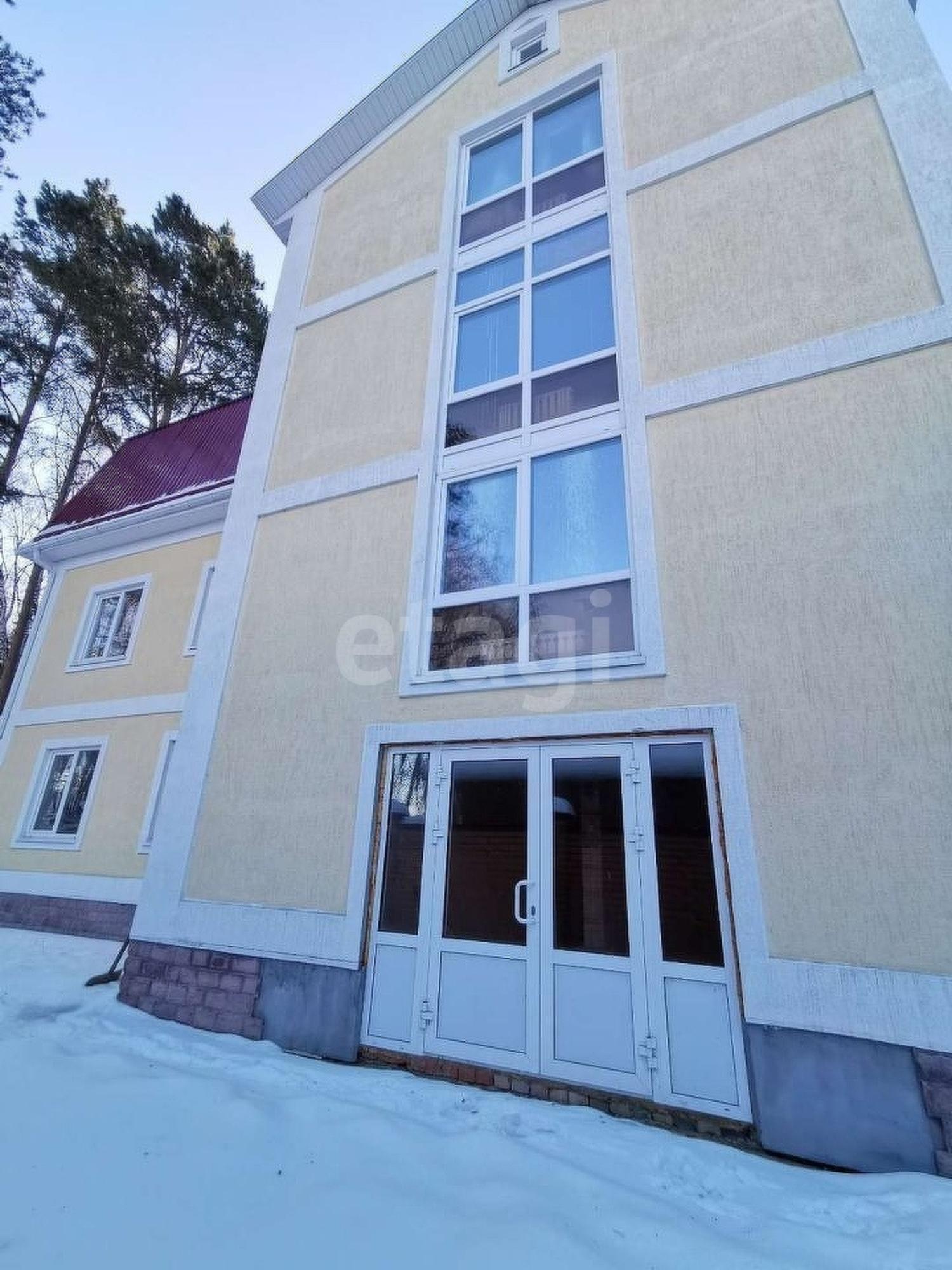 Купить дачу, дом, коттедж за 22 000 000 рублей на Макарова,