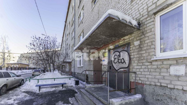 2-комн квартира Космонавтов, 1б
