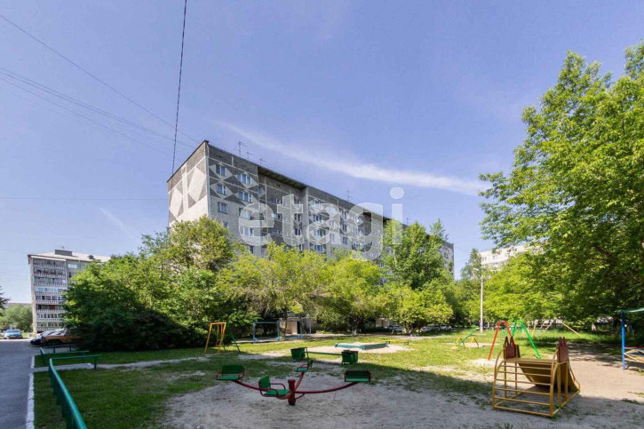 3-комн квартира Пермякова, 60