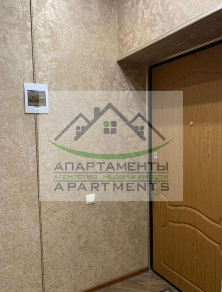 3-комн квартира Защитников Отечества ул, 20