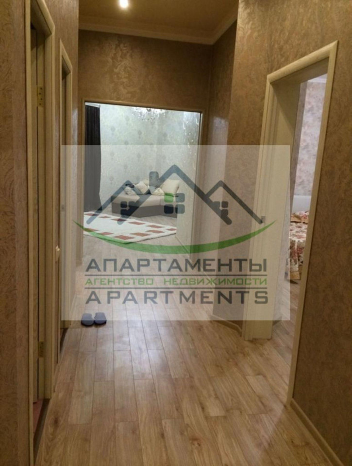 3-комн квартира Защитников Отечества ул, 20