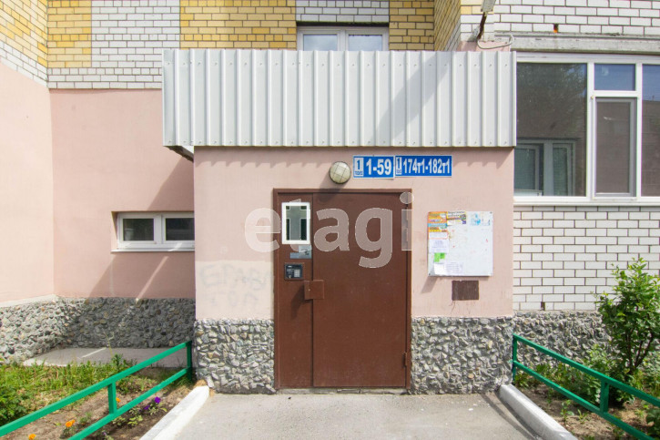 2-комн квартира Судостроителей, 71