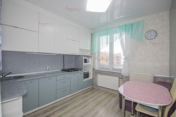 2-комн квартира Васильковая 5