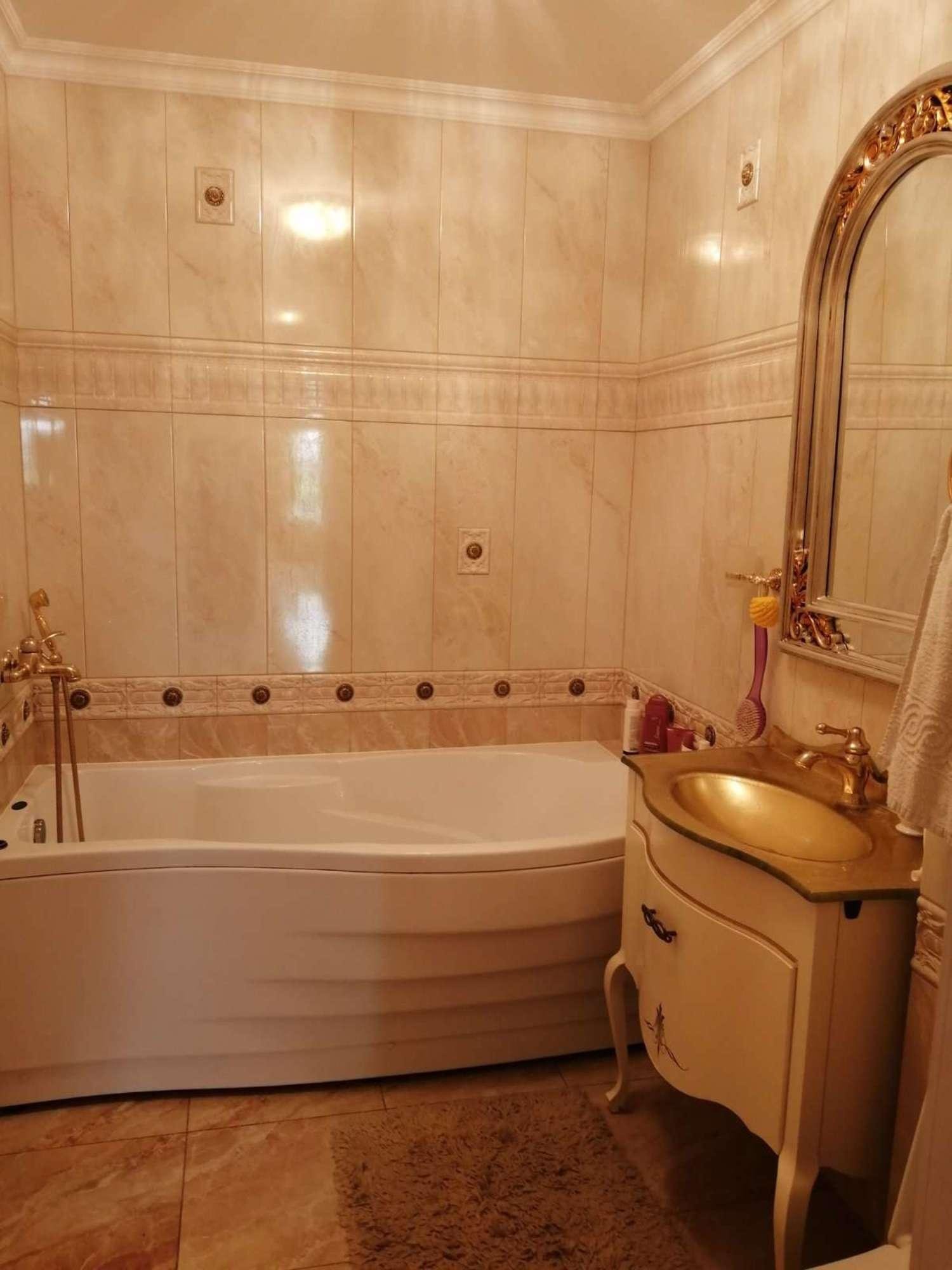 Купить дачу, дом, коттедж за 22 000 000 рублей на Весенняя улица