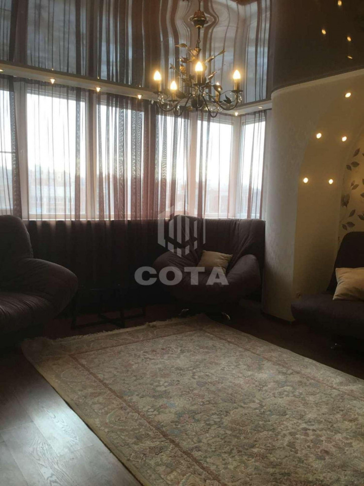 2-комн квартира Победы б-р, 50