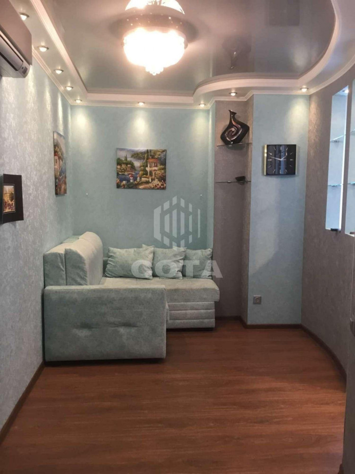 2-комн квартира Победы б-р, 50