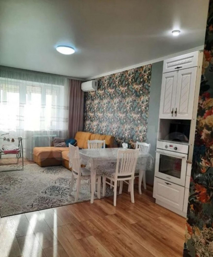 2-комн квартира м.горького улица, 101