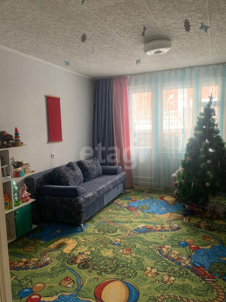 5-комн квартира Серова, 35
