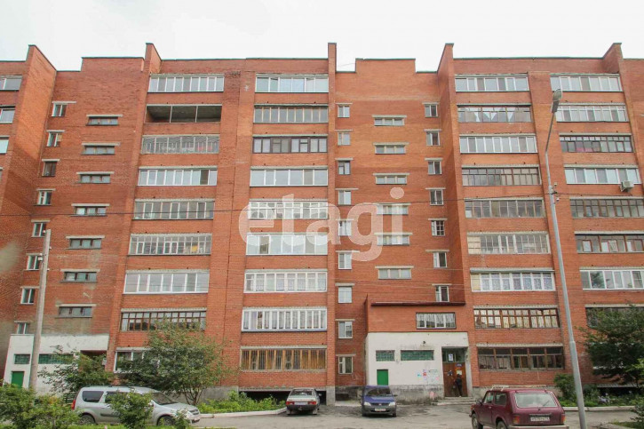 2-комн квартира Комбинатская, 63