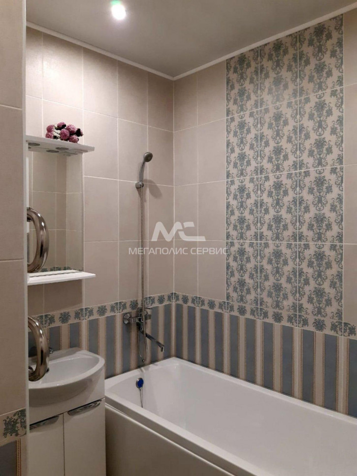 2-комн квартира Боевая ул, 75