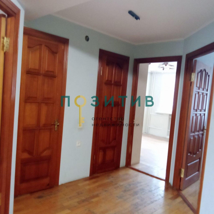 3-комн квартира Крайнего ул, 2
