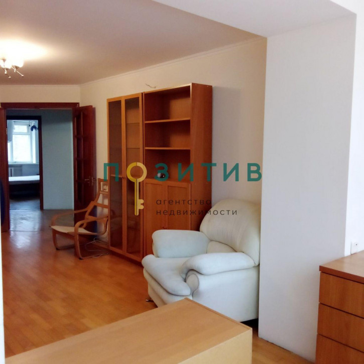 3-комн квартира Крайнего ул, 2