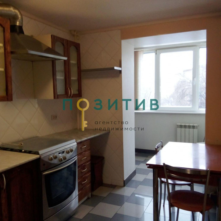 3-комн квартира Крайнего ул, 2