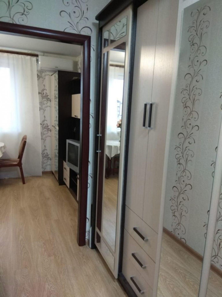 2-комн квартира Половинко ул, 280