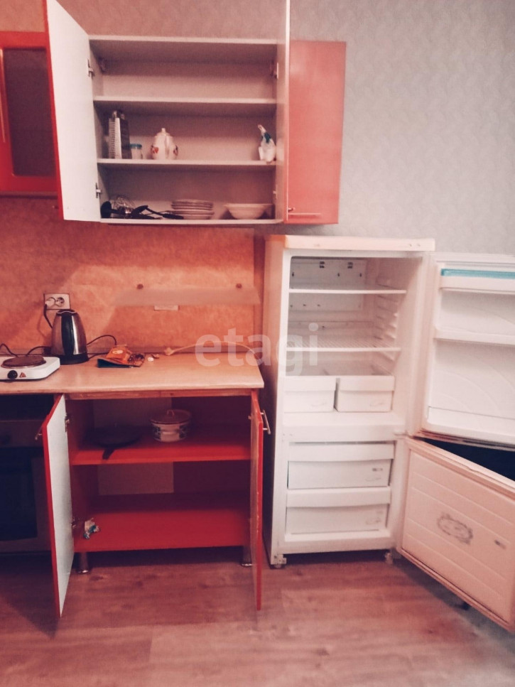 Комната Республики, 220