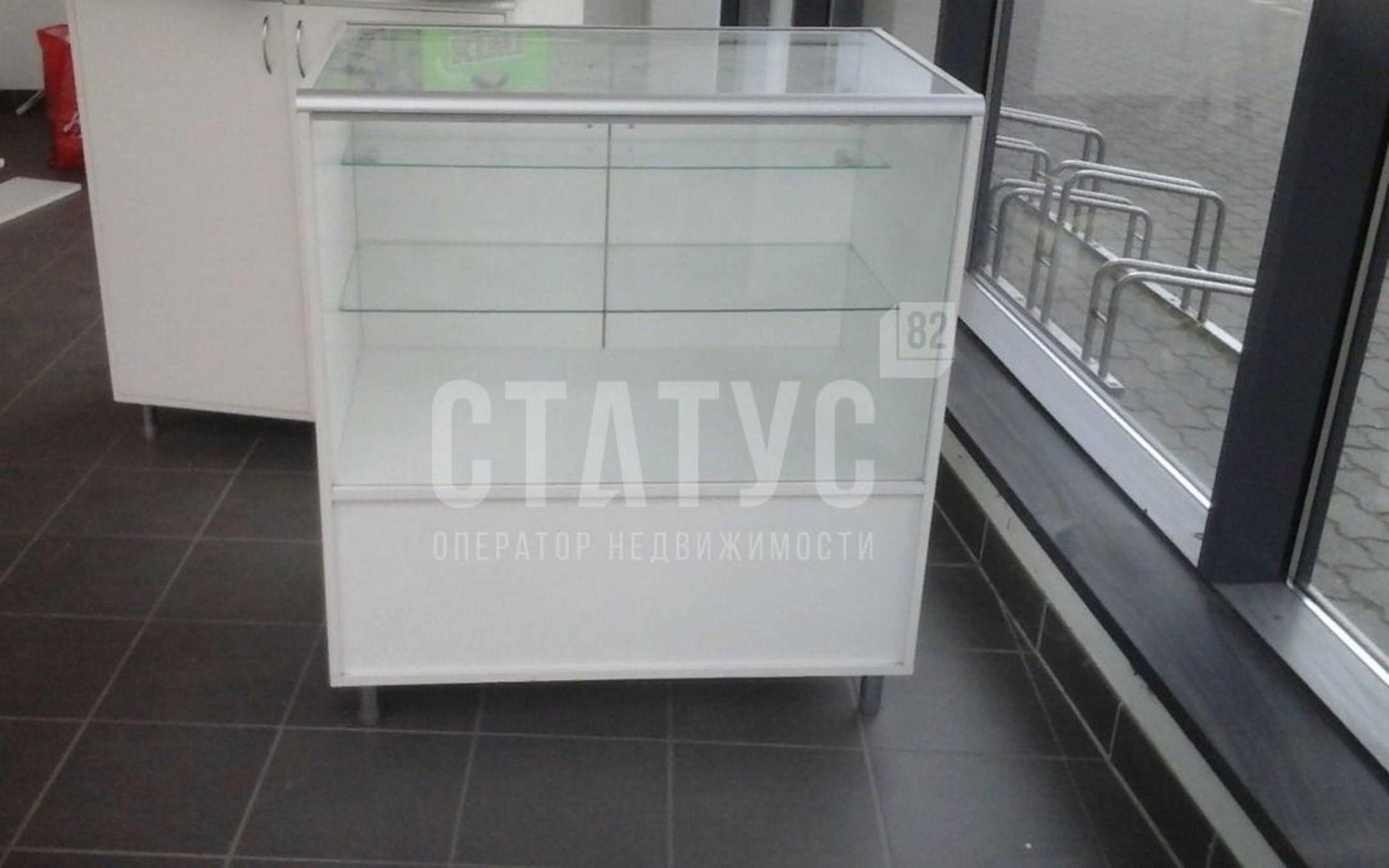 Сдать торговое помещение за 350 000 рублей на им. Ленина наб, 7