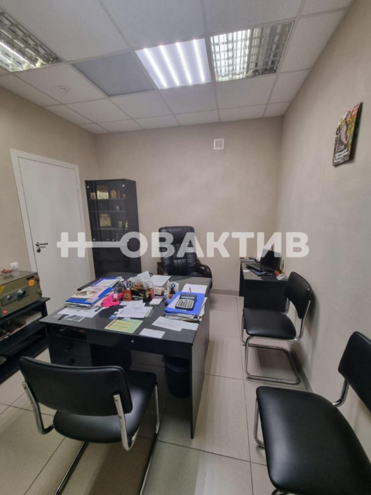 Помещение свободного назначения улица Семьи Шамшиных, 16