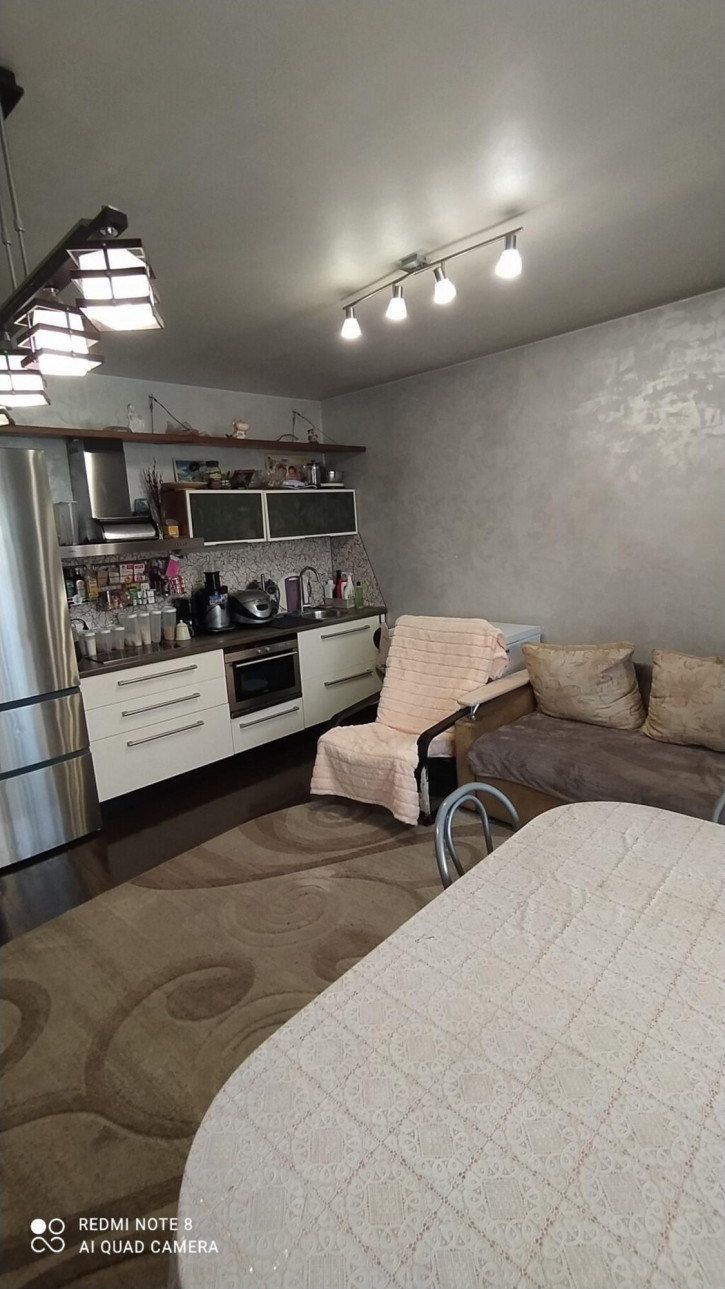 3-комн квартира Депутатская, 60