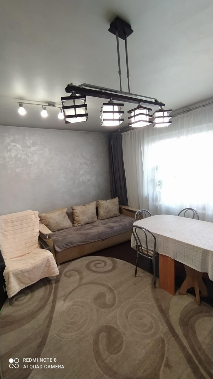 3-комн квартира Депутатская, 60