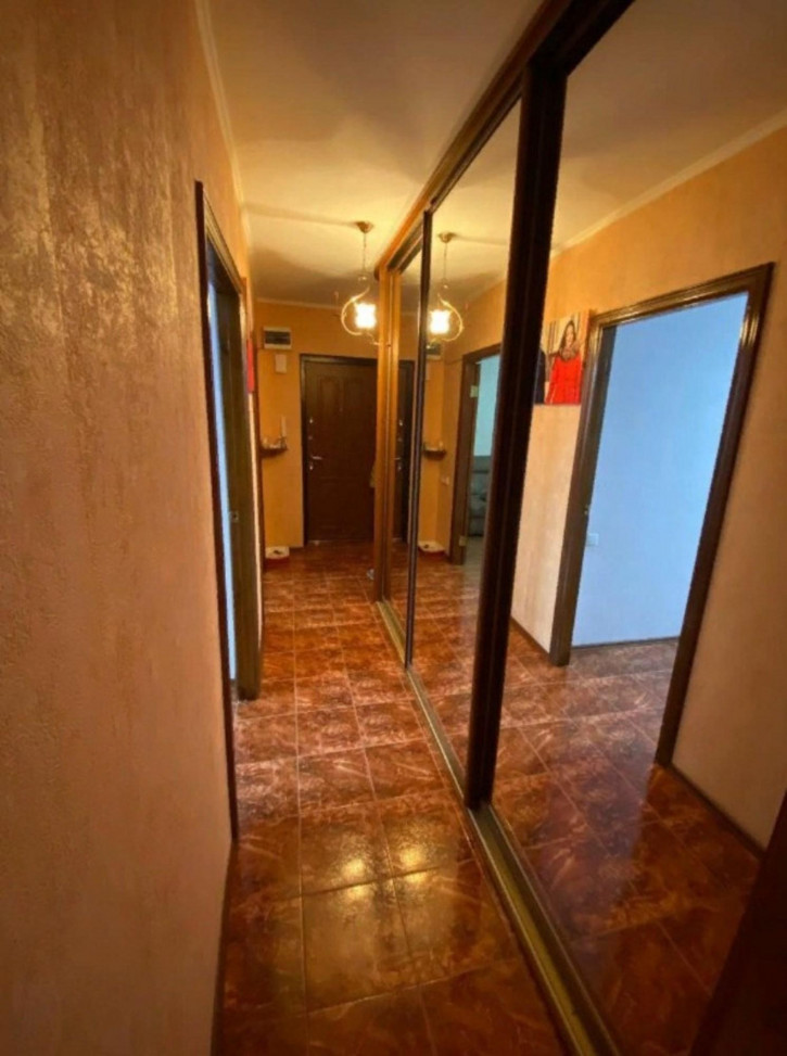 3-комн квартира в новом доме Энгельс-1 77