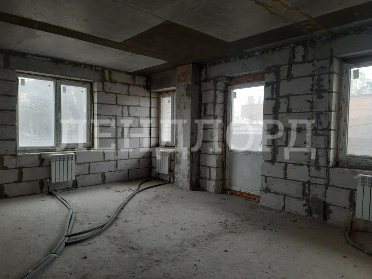 4-комн квартира улица 23-я Линия, 6А