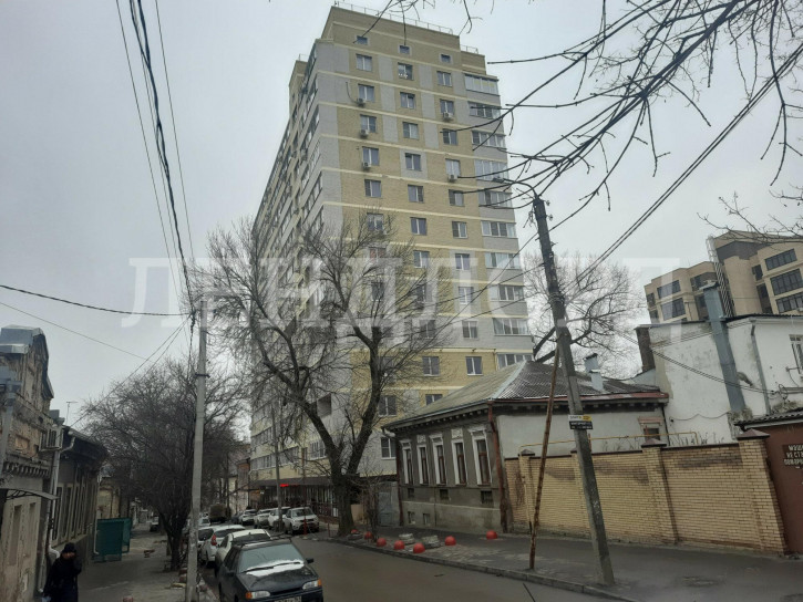 4-комн квартира улица 23-я Линия, 6А