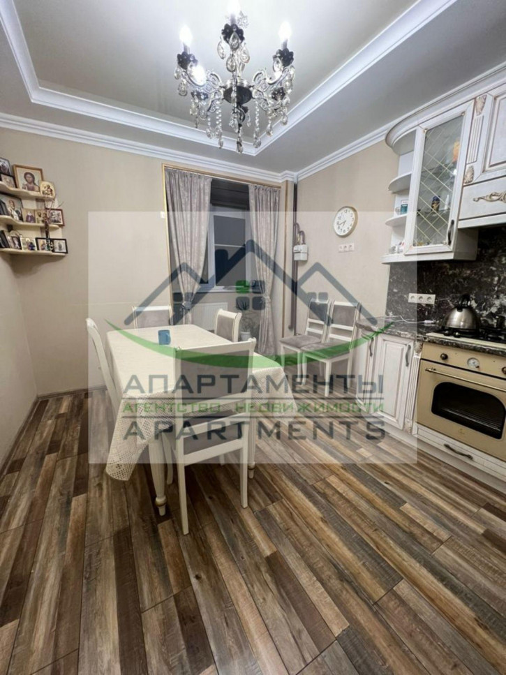 2-комн квартира Эскадронная, 48