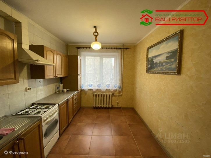 3-комн квартира Строителей пр-кт, 2А