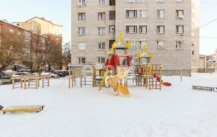 Комната Сургутская, 2