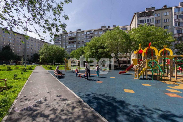 3-комн квартира Пермякова, 60