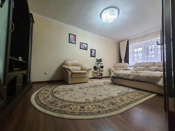 2-комн квартира ул. Комсомольская улица, 111 а