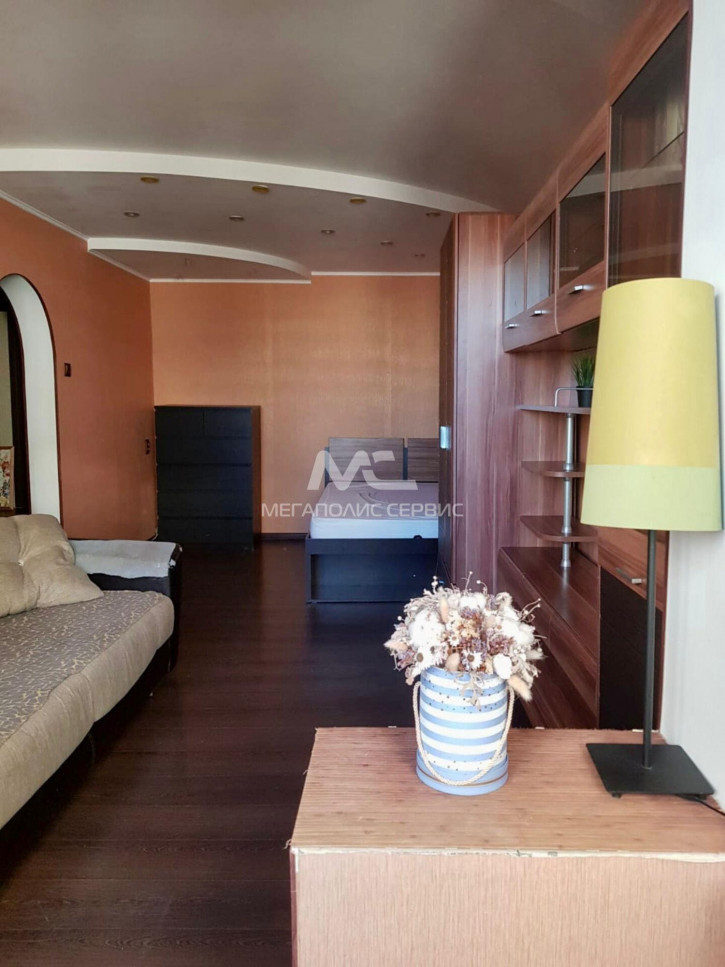 2-комн квартира Космонавтов ул, 2