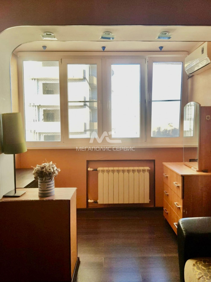 2-комн квартира Космонавтов ул, 2