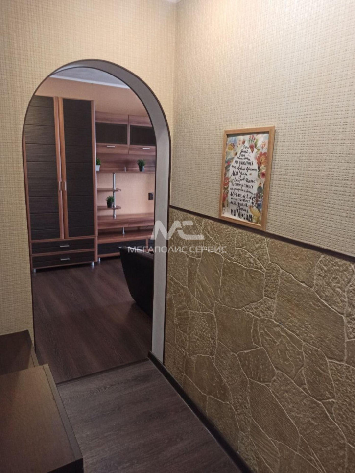 2-комн квартира Космонавтов ул, 2