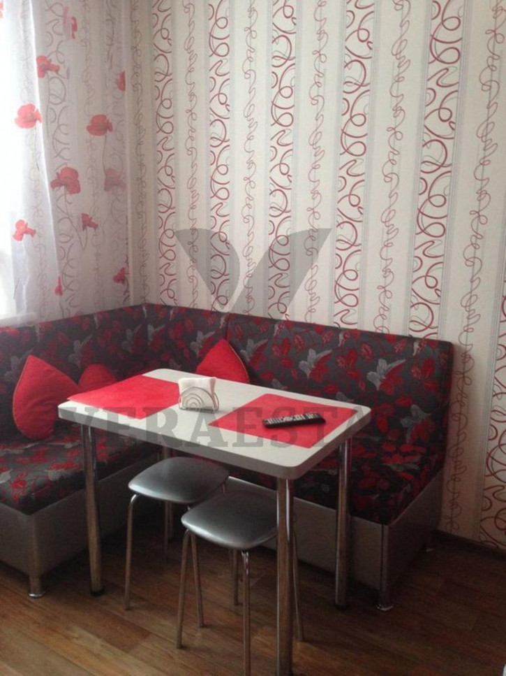 2-комн квартира ул. Громова,21