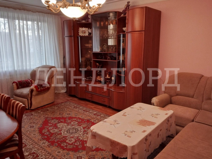 4-комн квартира Днепровский переулок, 108