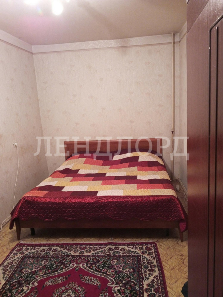4-комн квартира Днепровский переулок, 108