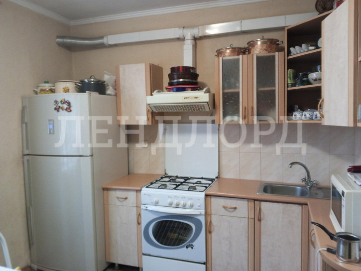 4-комн квартира Днепровский переулок, 108