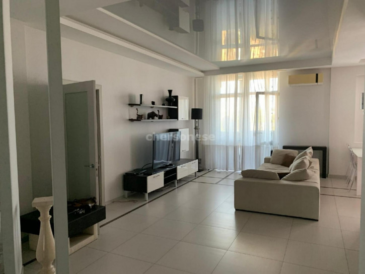 3-комн квартира Ефремова улица, д.13Б