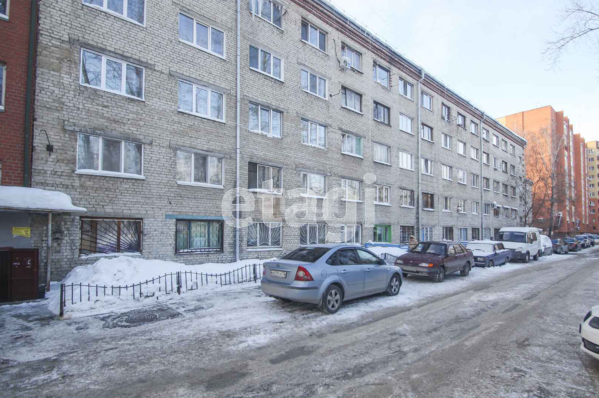 Купить квартиру за 3 350 000 рублей на 50 лет Октября, 33