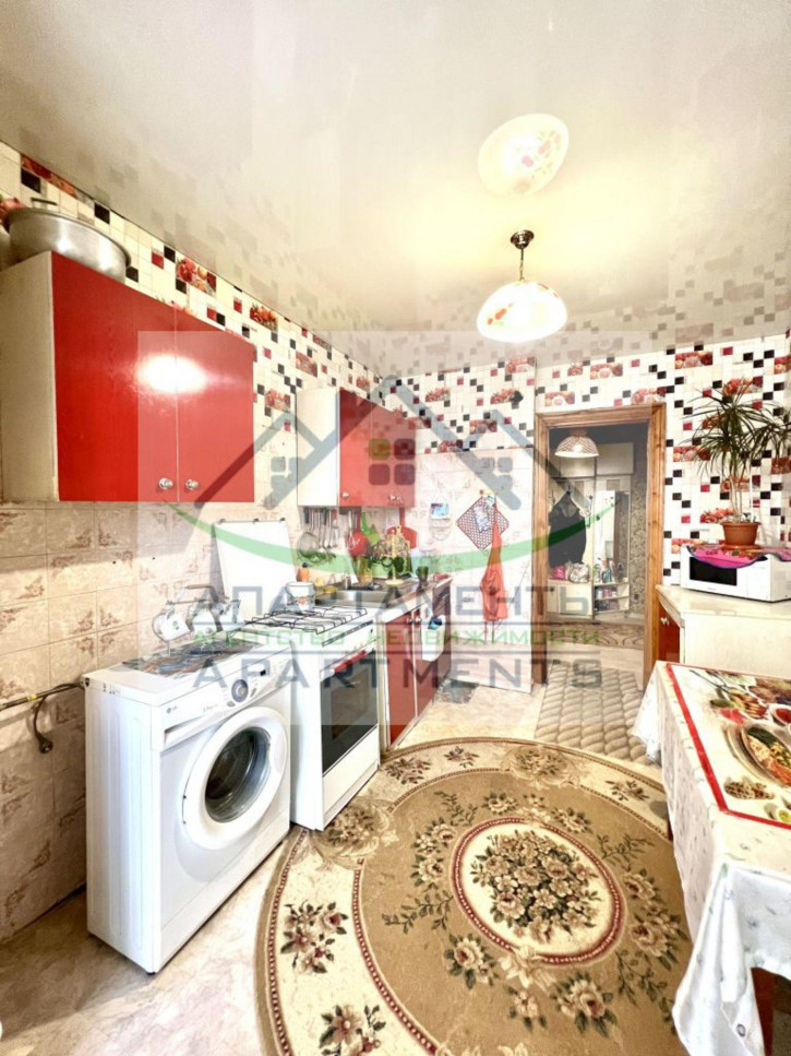 3-комн квартира Нежнова ул, 67к1