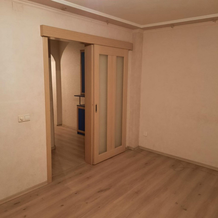 2-комн квартира Ушинского ул