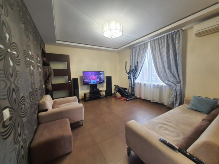 3-комн квартира Кирова улица, 15