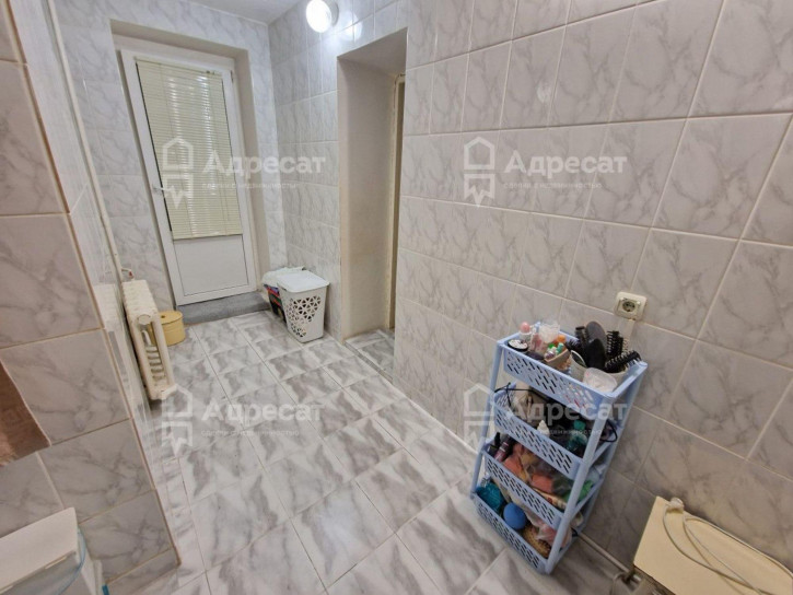 4-комн квартира ул. Землячки,  д.27Д