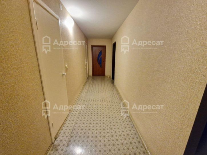 4-комн квартира ул. Землячки,  д.27Д