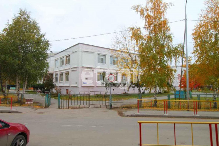 2-комн квартира Стахановцев, 6
