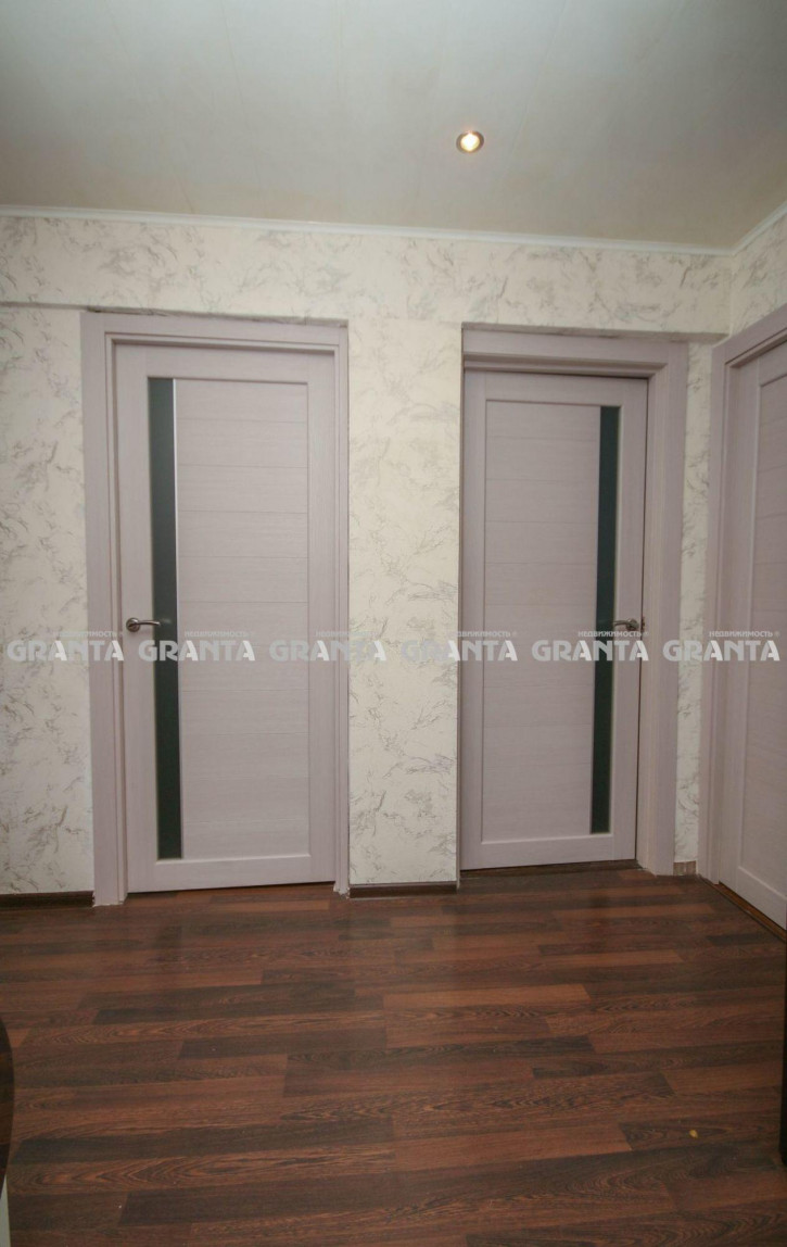 3-комн квартира ул Коммунальная, 18